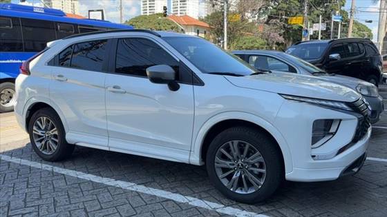 MITSUBISHI ECLIPSE CROSS 1.5 MIVEC TURBO GASOLINA RUSH CVT MITSUBISHI ECLIPSE CROSS 1.5 MIVEC TURBO GASOLINA RUSH CVT
